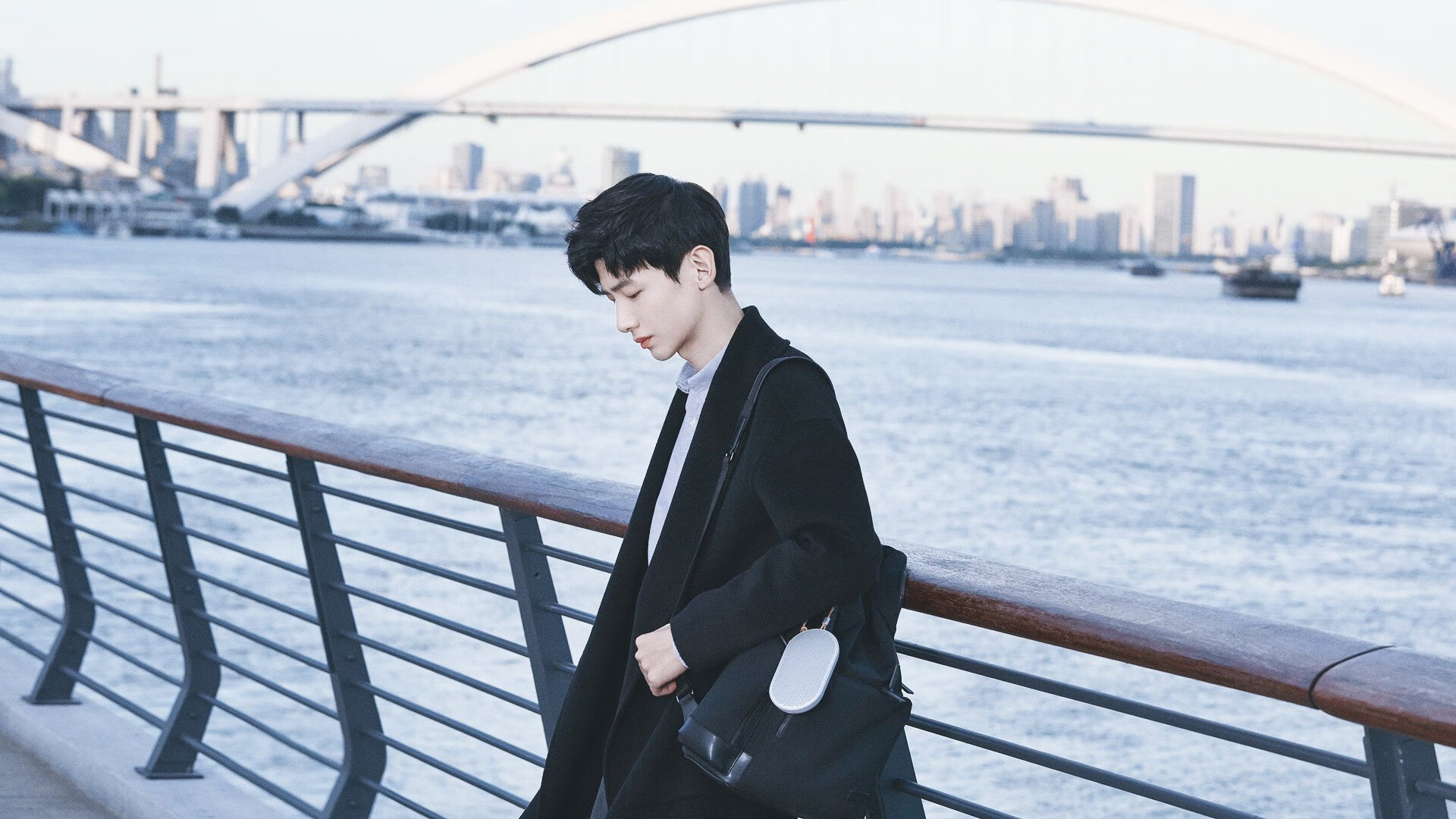 球员积极参与社区公益活动树立良好榜样传播体育正能量，为社区体育撰写宣传标语